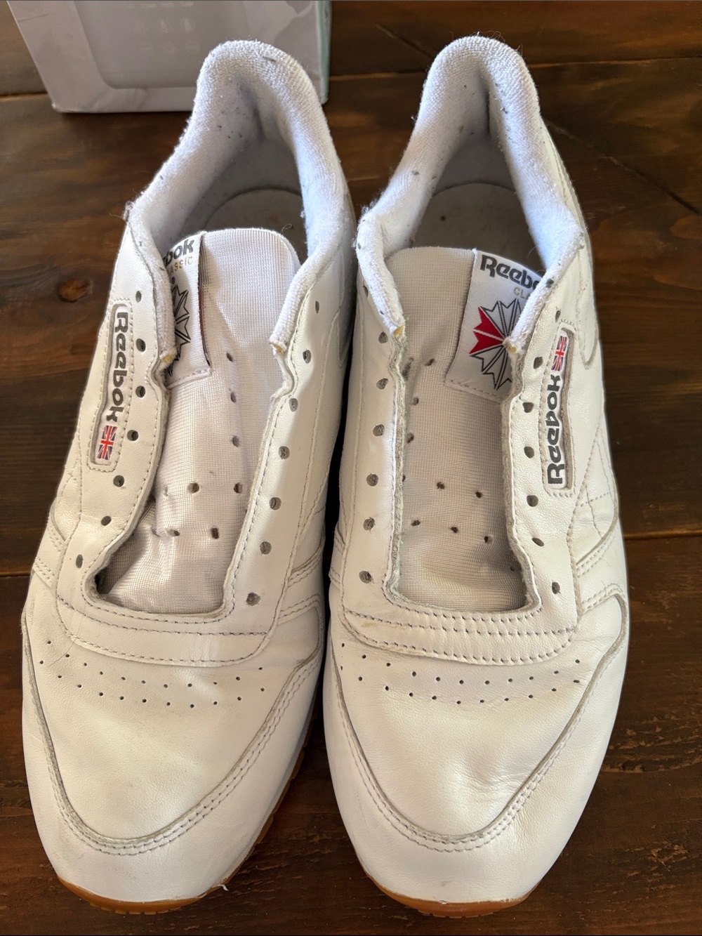 Reebok White Leather Men’s Low-Top Sneakers with Red Logo Accent